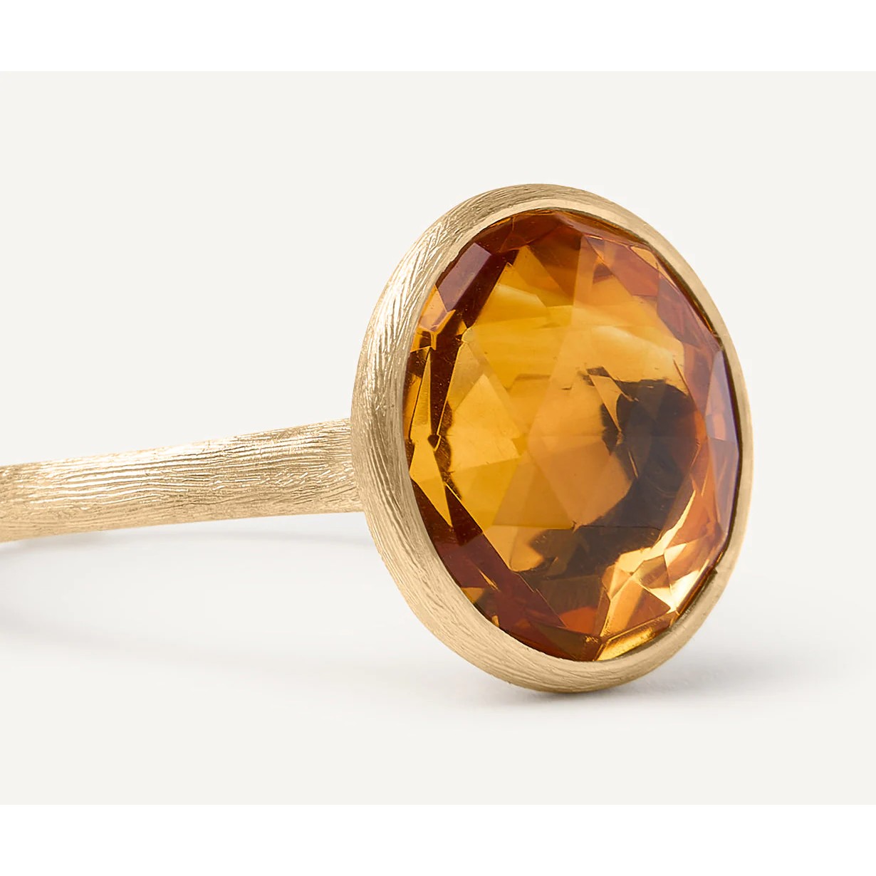 Ring mit Edelstein