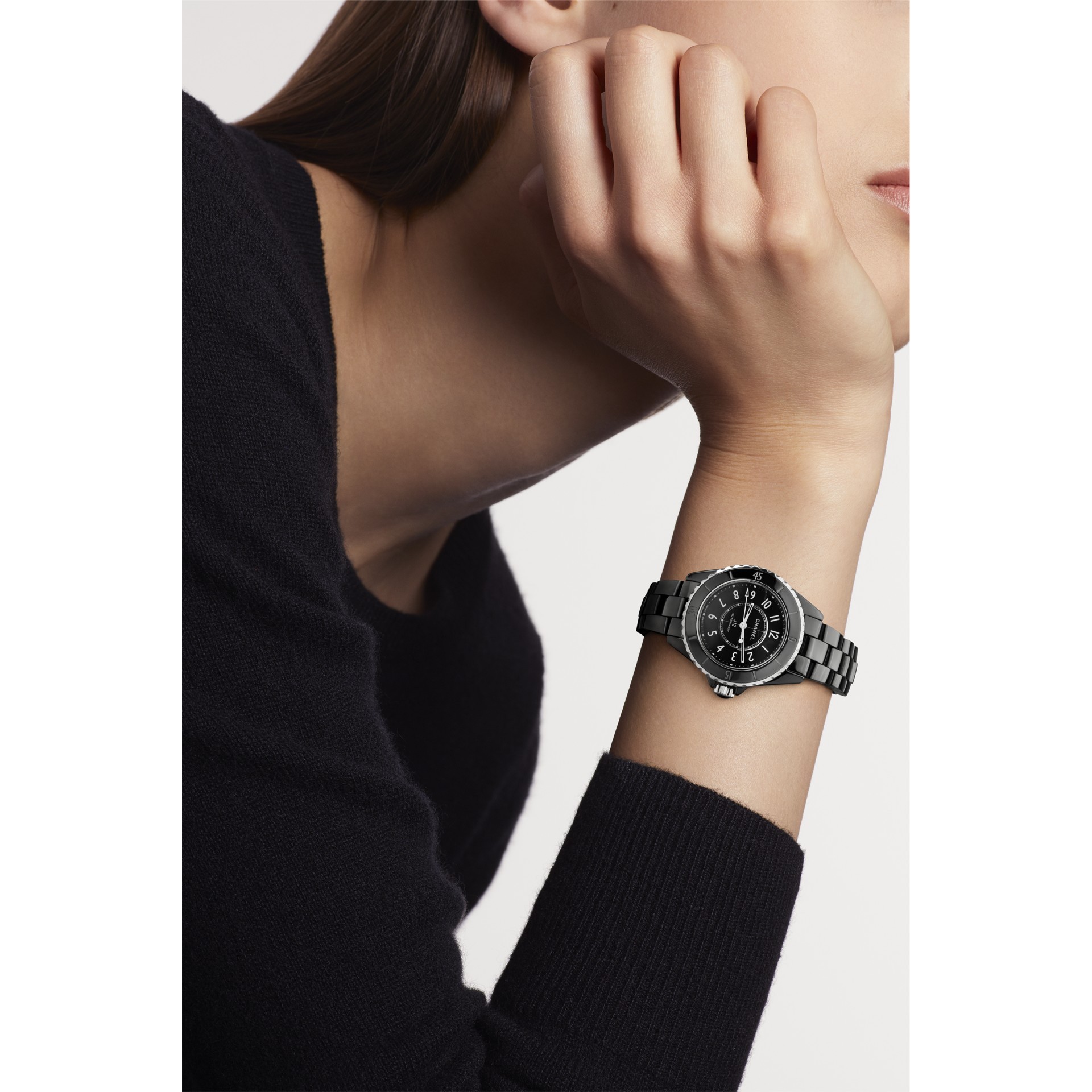 J12 KALIBER 12.2 Uhr, 33 mm